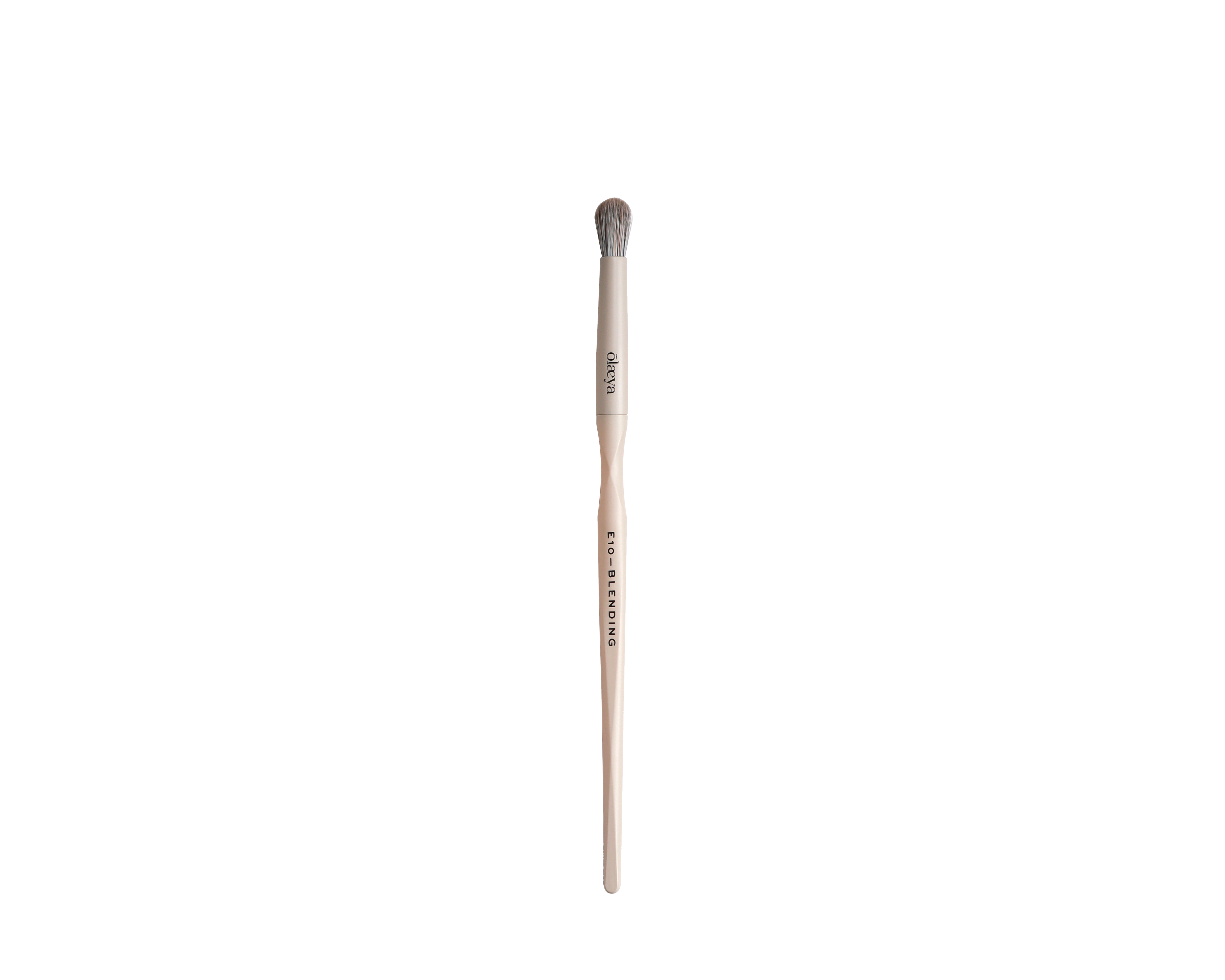 Pinceau estompeur Ergoglam Brush E10-BLENDING beige Olaeya sur fond blanc