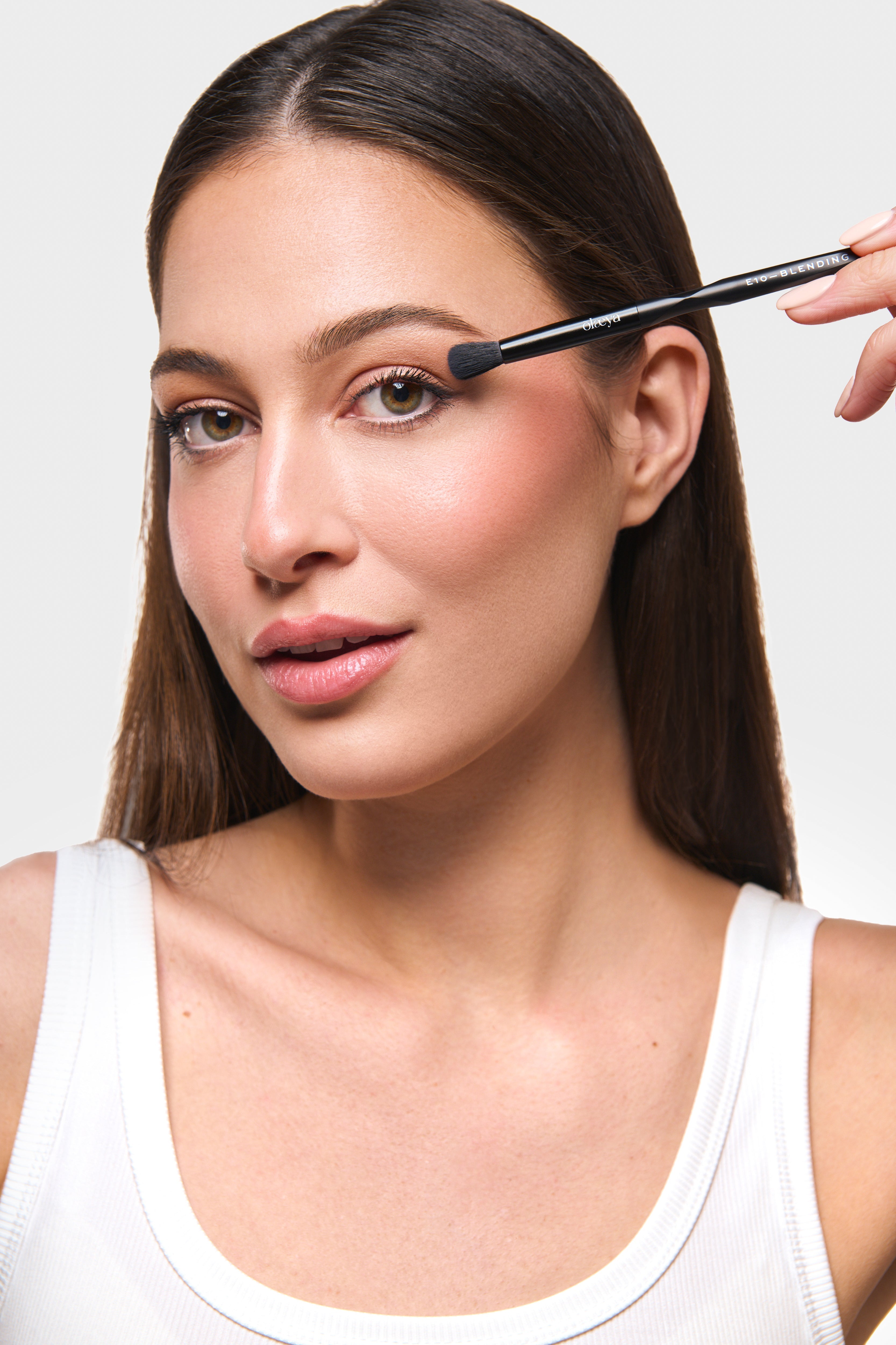 Utilisation du pinceau estompeur Ergoglam Brush E10-BLENDING Black Edition Olaeya