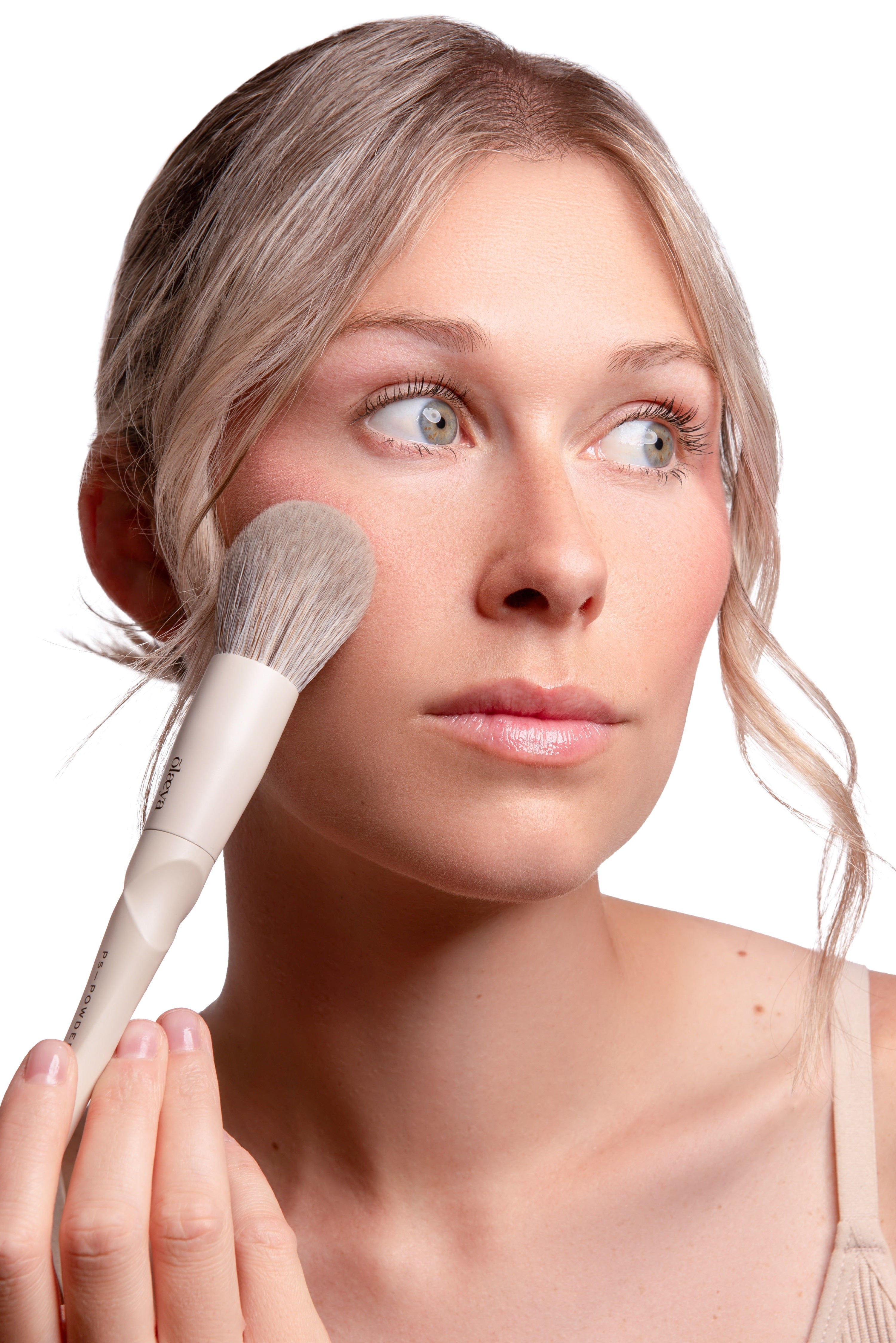 Utilisation du pinceau poudre Ergoglam Brush P5-POWDER beige Olaeya