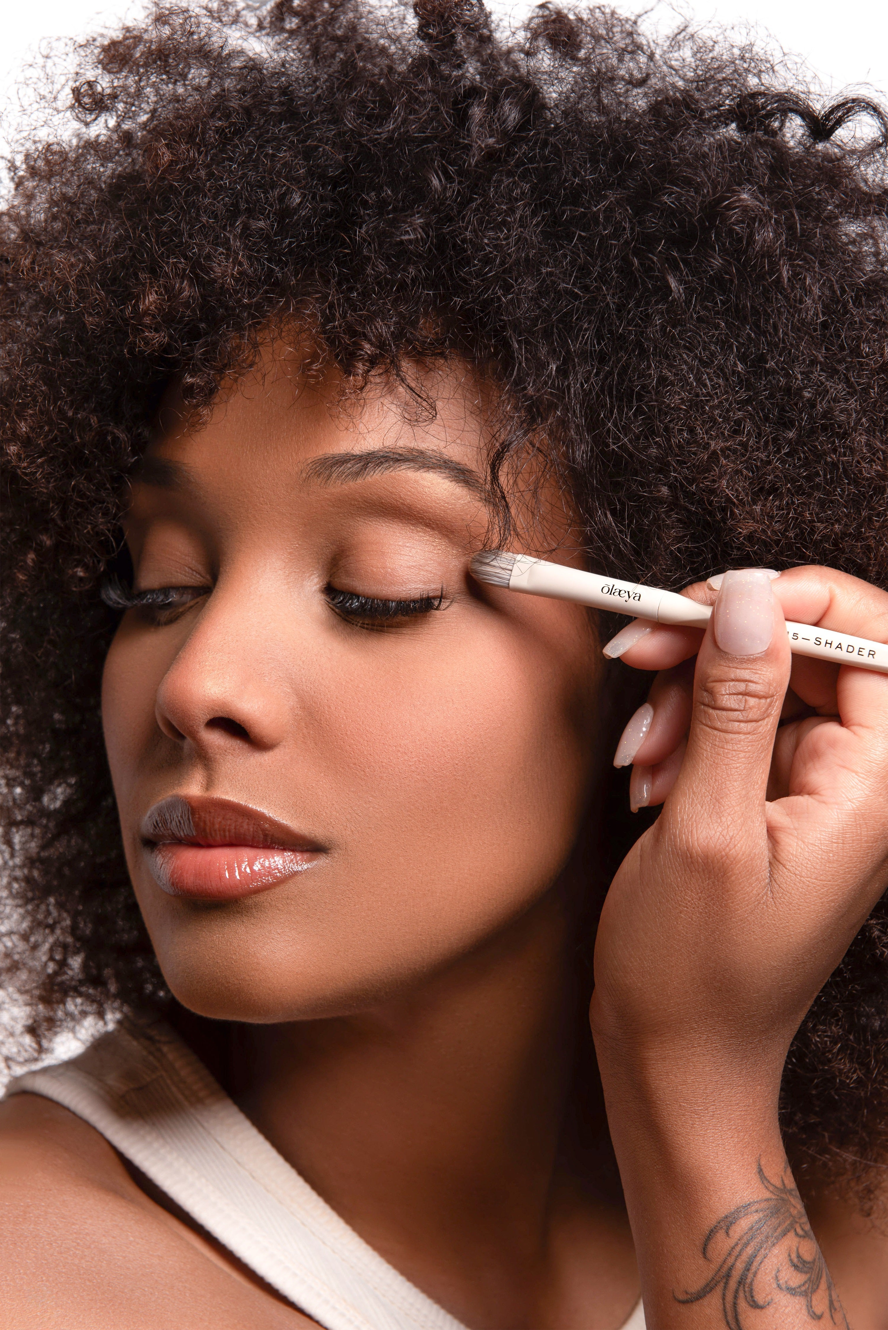 Pinceau shader Ergoglam E15 beige Olaeya utilisation